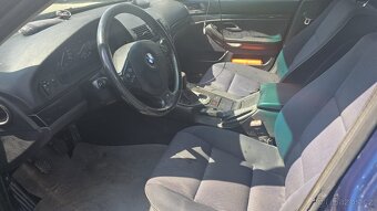 BMW E39 540i sedan, 4.4l V8 - 7