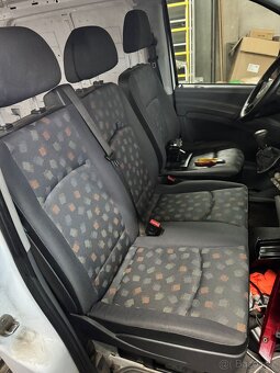 Mercedes-Benz Vito W639: bedna - 7