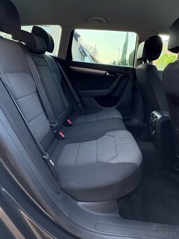 VW Passat B7 1.6 tdi 77 kw nová stk park.senzory - 7