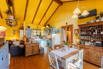 Prodej rodinného domu 165 m² na pozemku 944 m², Krupka - 7