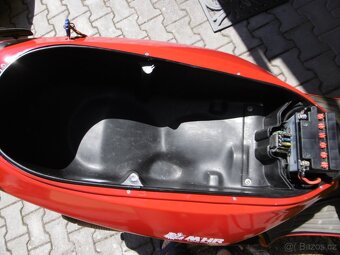 Aprilia Leonardo 250 - silný malý skútr - 7