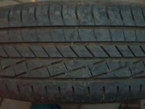Goodyear- letní kola 195/65 R 15 s disky 6J x 15H2 ET 38 - 7