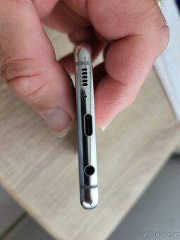 Prodám Sanmsung S10+, dobře fungující, 128GB pamět, super zn - 7