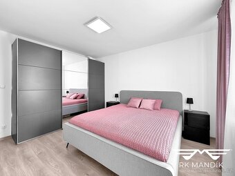 Prodej bytu 3+kk, ~73 m2 se zahradou ~317m2 a 4x stáním pro - 7