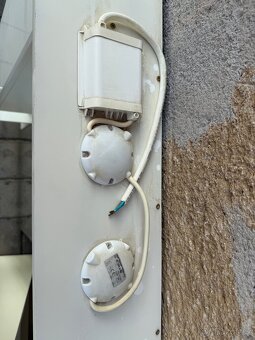 Koupelnová skříňka s umyvadlem a zrcadlem - 7