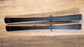 Sjezdové juniorské lyže Elan ACE 150 cm - 7