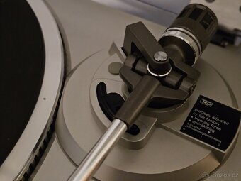 Vynikající gramofon Technics DirectDrive Slim - 7