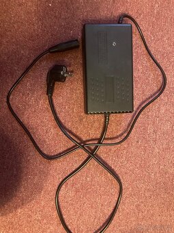 Skládací elektrický invalidní vozík - 7