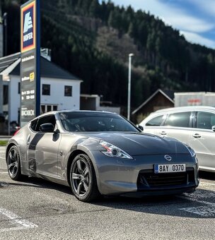 Nissan 370z - 7