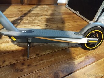 Elektrická koloběžka Aerium T350 Pro černá - 7