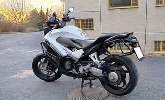 Honda VFR 800X Crossrunner - 7