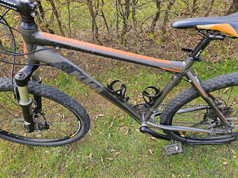 Našlapané 26" horské hliníkové kolo KTM, rám 19 - 7