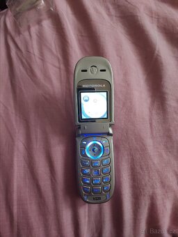 Motorola v220 zánovní - 7