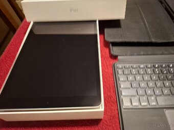 Stříbrný iPad 10.2 64GB  WiFi 2021 - 7