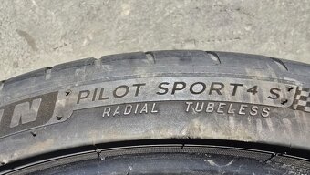 Letní pneu 235/35/19 Michelin - 7