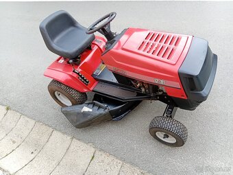 Prodám zahradní traktor MTD 12Hp - 7