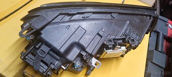 Touareg 7P Světlo na řidičovu stranu - 7