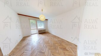 Dlouhodobý pronájem bytu 2+1 60 m² se spíží a šatnou, ul.... - 7