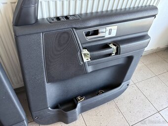 Discovery 4 obložení dveří - 7