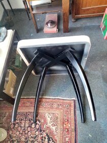 Starožitný stolek slušný bytový stav - 7