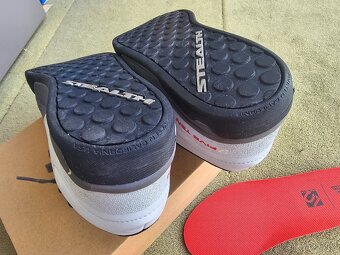 ADIDAS Five - 7