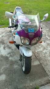 Yamaha FZR1000 - 7