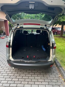 Ford S-max 2.0 TDCi 103kw, ČR - 2.majitel, 7. Míst - 7