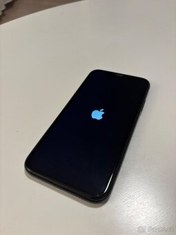 Apple iPhone Xr 64GB Černý - 7