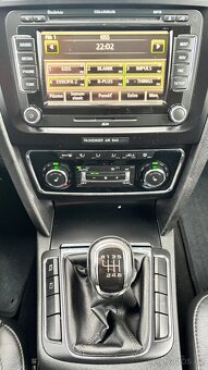 Škoda superb kombi 2,0tdi - 103kw, r.v. 2012 - havarovaný - 7