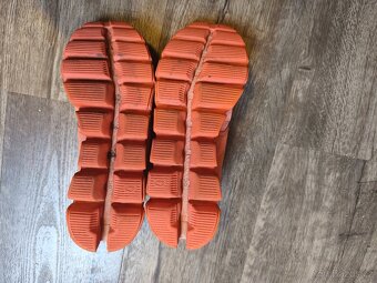 Dámské boty On Running Cloud v.38,5 - 7