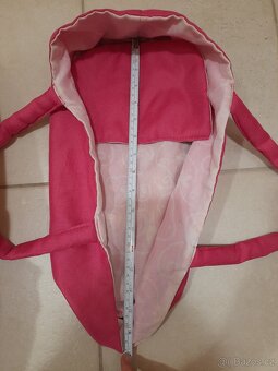 Panenka s autosedačkou a nosítko - 7