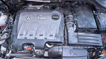 Vůz na náhradní díly VW Passat B7 kombi 2012 CFGB PBE LC9X - 7