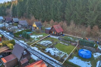Zahradní chatka s parkovacím místem, Trutnov - kolonie Krybl - 7