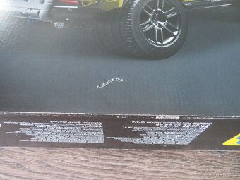LEGO Technic 42110 Land Rover Defender - 7