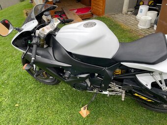 Yamaha YZF-R1 rok 2002 - 7