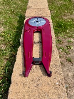 ČZ 125 175 250 - kryt řetězu - 7