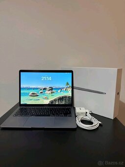 MacBook Air 2020 M1 v barvě Space Grey (A2337) - 7