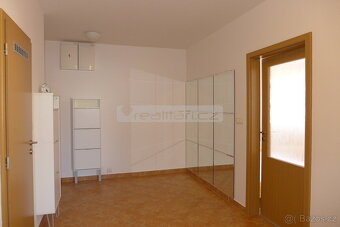 Pronájem novostavby bytu 3+kk s balkonem, garáží a parkovací - 7
