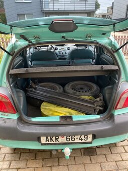 Toyota Yaris 1.0 - 7