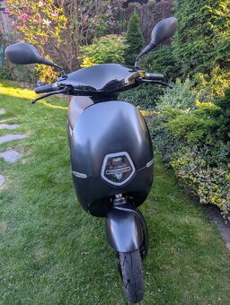 Elektroskútr Ecooter E1 2019 elektrický skútr - 7