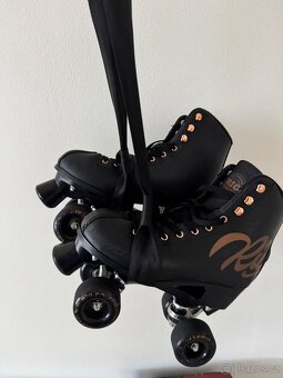 Trekové (quad) brusle Rio Roller 40,5 + příslušenství - 7