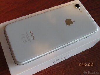 iPhone 8 64 GB jako nový - 7