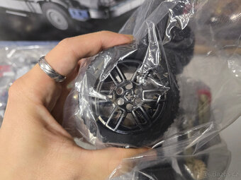 STAVEBNICE Technic 42110 Land Rover Defender (NÁHRADA) - 7