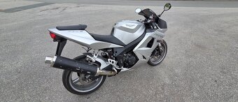 Triumph Daytona 600 - 7