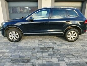 VW Touareg 3.0 TDi 4x4 bez AD blue - 7