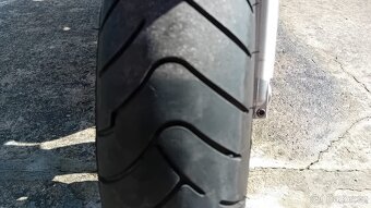 Suzuki GSX 1400 - 7