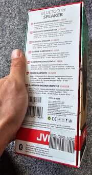 Přenosný bezdrátový reproduktor JVC XS-E622B černý - 7
