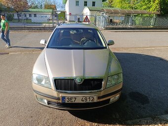 Prodám Škoda octavia 2 combi 1.6FSI AUTOMAT - 7
