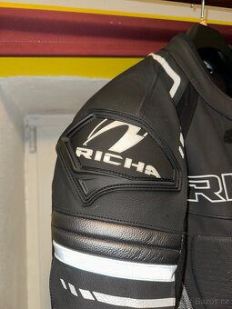 Úplně nová kombinéza na motorku Richa - 7