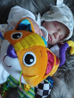 LAMAZE Kočička Sally - 7